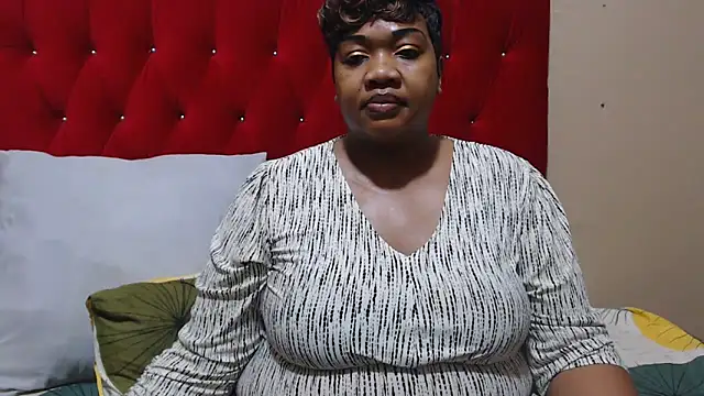 Snapshot of MIGHTYASSS chatting on 09/25/25, 06:08 MIGHTYASSS online show from 09/25/25, 06:08