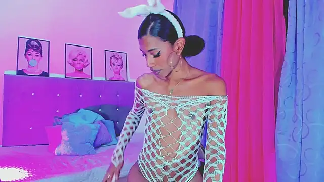 Snapshot of Kimberly_thompsom chatting on 01/22/25, 10:48 Kimberly thompsom online show from 01/22/25, 10:48