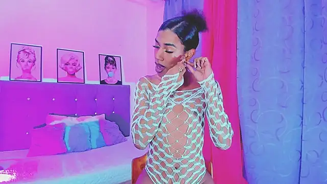 Snapshot of Kimberly_thompsom chatting on 02/18/25, 08:03 Kimberly thompsom online show from 02/18/25, 08:03