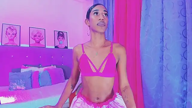 Snapshot of Kimberly_thompsom chatting on 02/15/25, 02:37 Kimberly thompsom online show from 02/15/25, 02:37