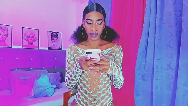 Snapshot of Kimberly_thompsom chatting on 02/02/25, 09:29 Kimberly thompsom online show from 02/02/25, 09:29