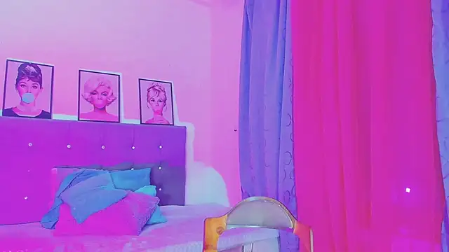 Snapshot of Kimberly_thompsom chatting on 01/17/25, 02:50 Kimberly thompsom online show from 01/17/25, 02:50