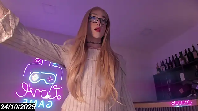 Bonnie Luxury online show from 10/24/25, 05:28