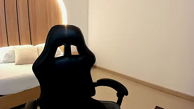 zoe danae  online show from 03/06/26, 12:11