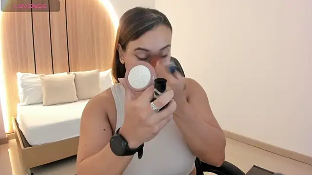 zoe danae  online show from 04/08/26, 12:28