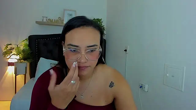 Snapshot of zoe_danae_ chatting on 03/08/25, 12:09 zoe danae online show from 03/08/25, 12:09