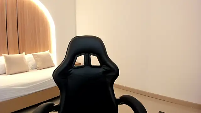 zoe danae  online show from 03/07/26, 12:10