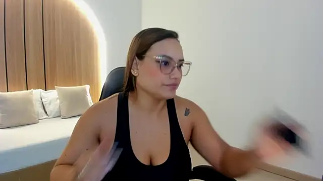 zoe danae  online show from 04/13/26, 12:20