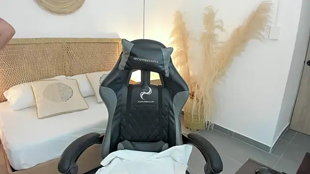 Snapshot of zoe_danae_ chatting on 02/13/26, 01:11 zoe danae online show from 02/13/26, 01:11