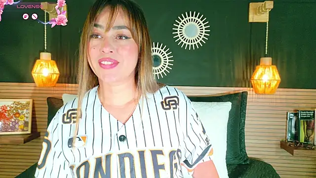 AnnaVictoria   online show from 04/14/26, 12:26