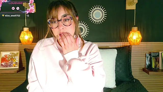 AnnaVictoria   online show from 04/08/26, 01:29