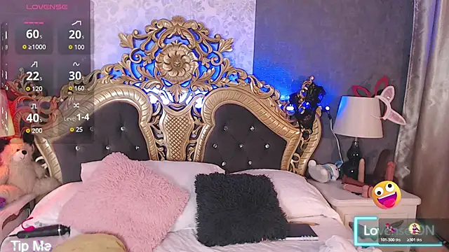 Snapshot of Giselle_Noah chatting on 11/11/25, 07:30 Giselle Noah online show from 11/11/25, 07:30