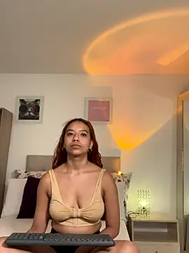 Snapshot of rubi_star chatting on 10/07/25, 04:30 rubi star online show from 10/07/25, 04:30