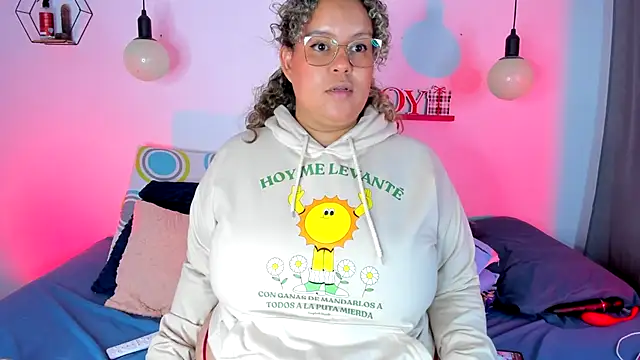 monicabbw  online show from 02/28/25, 12:10