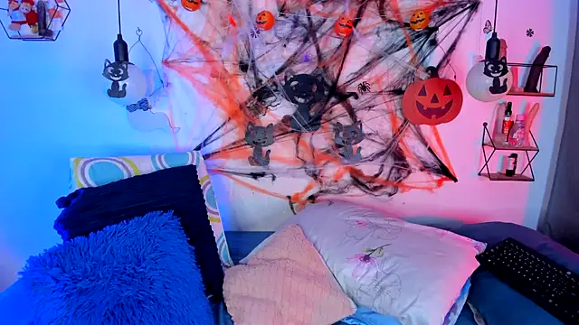 monicabbw  online show from 10/25/25, 01:05