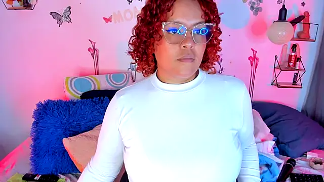 monicabbw  online show from 10/04/25, 11:50