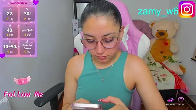 Snapshot of karla_cute01 chatting on 05/17/26, 05:29 karla cute01 online show from 05/17/26, 05:29