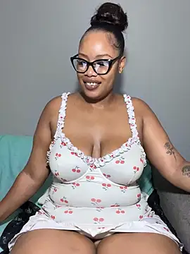 MimiCurves online show from 11/18/25, 09:12