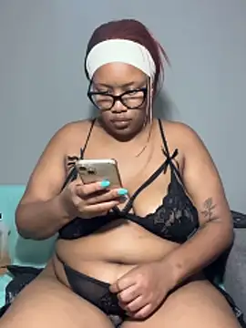 MimiCurves online show from 12/03/25, 10:14