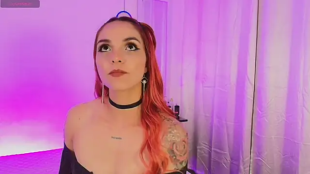 Snapshot of MeganLorensx chatting on 03/21/25, 10:06 MeganLorensx online show from 03/21/25, 10:06