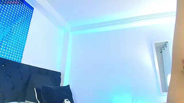 Snapshot of MeganLorensx chatting on 11/27/25, 12:00 MeganLorensx online show from 11/27/25, 12:00