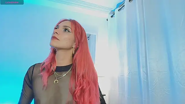 Snapshot of MeganLorensx chatting on 03/14/25, 09:32 MeganLorensx online show from 03/14/25, 09:32