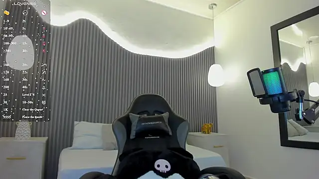 cloe yeraldy  online show from 03/04/26, 02:52