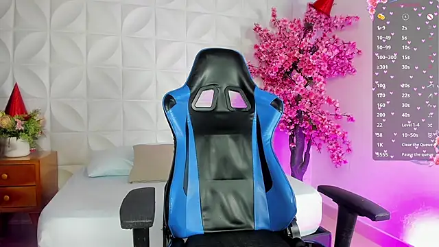 cloe yeraldy  online show from 12/19/25, 02:26