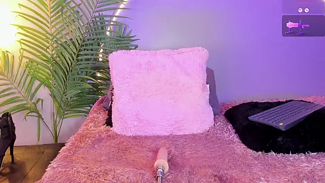 Snapshot of izabelacarter chatting on 01/20/25, 09:24 izabelacarter online show from 01/20/25, 09:24