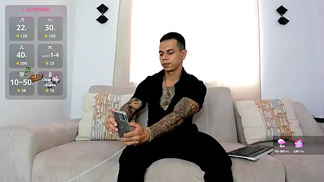 Snapshot of Aron_Dark chatting on 09/23/25, 10:06 Aron Dark online show from 09/23/25, 10:06