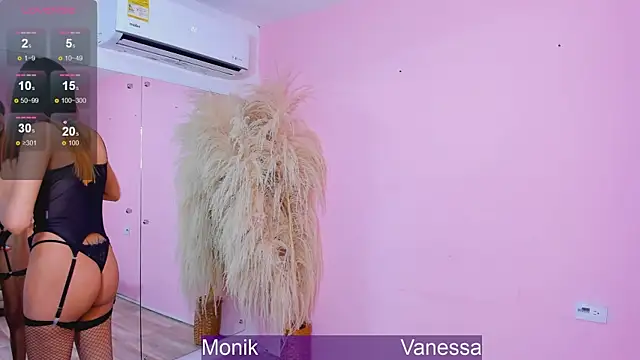 Wetnaughtygirls online show from 01/14/26, 02:04