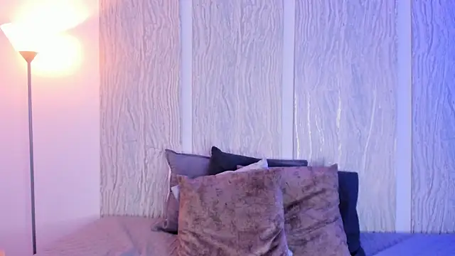 Snapshot of EmmaCollemann chatting on 02/22/25, 04:19 EmmaCollemann online show from 02/22/25, 04:19