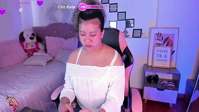 Kenia tompson01 online show from 09/30/25, 06:14