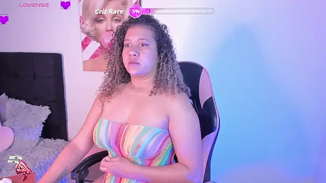 Kenia tompson01 online show from 10/29/25, 03:11