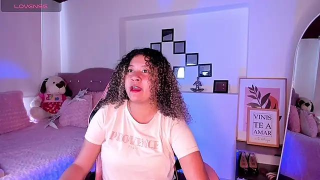 Kenia tompson01 online show from 09/24/25, 05:19