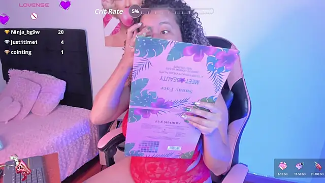 Kenia tompson01 online show from 10/25/25, 08:46