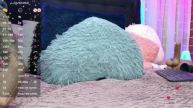 Snapshot of Hanna_horny_ chatting on 02/20/26, 06:19 Hanna horny online show from 02/20/26, 06:19