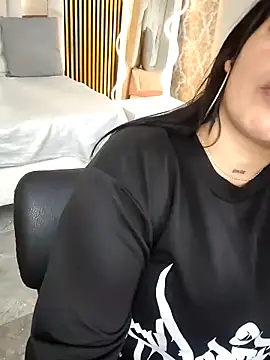 Snapshot of martinna_tay chatting on 02/28/26, 03:28 martinna tay online show from 02/28/26, 03:28