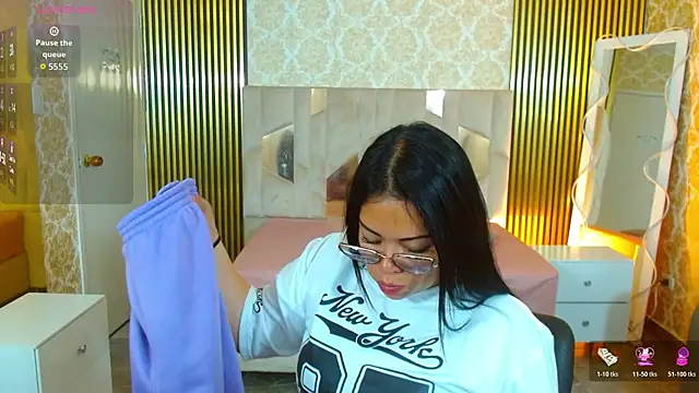 martinna tay online show from 12/01/25, 03:18