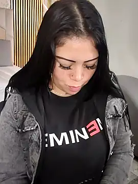 Snapshot of martinna_tay chatting on 02/25/26, 03:18 martinna tay online show from 02/25/26, 03:18