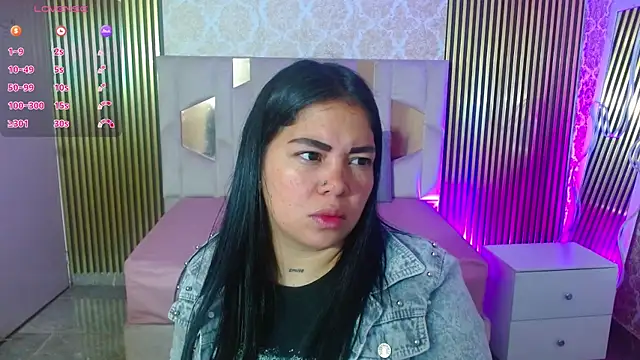 Snapshot of martinna_tay chatting on 06/21/26, 03:12 martinna tay online show from 06/21/26, 03:12