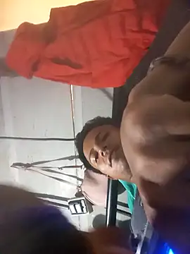 Snapshot of Akonam3000 chatting on 10/28/25, 11:03 Akonam3000 online show from 10/28/25, 11:03