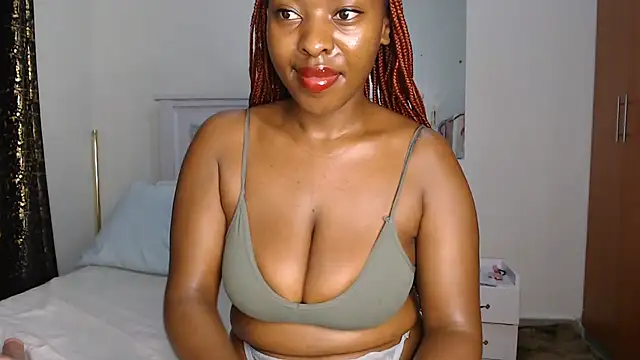 Snapshot of sweetice_02 chatting on 06/26/26, 03:45 sweetice 02 online show from 06/26/26, 03:45