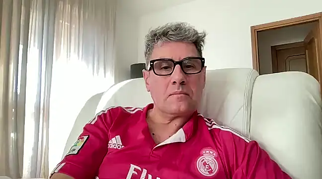 Snapshot of Britmi chatting on 01/03/25, 01:35 Britmi online show from 01/03/25, 01:35