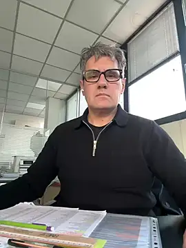 Snapshot of Britmi chatting on 12/11/24, 03:15 Britmi online show from 12/11/24, 03:15