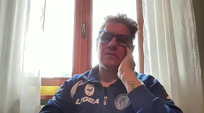 Snapshot of Britmi chatting on 03/16/25, 09:38 Britmi online show from 03/16/25, 09:38