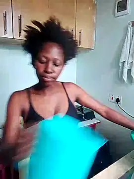 LOVELY-2BERRY online show from 04/10/26, 07:37