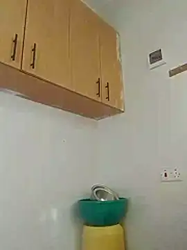 LOVELY-2BERRY online show from 11/01/25, 05:36