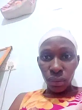 LOVELY-2BERRY online show from 10/26/25, 04:29