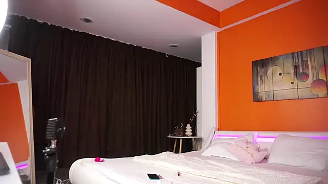 Snapshot of LovingBlondie chatting on 11/06/25, 04:55 LovingBlondie online show from 11/06/25, 04:55